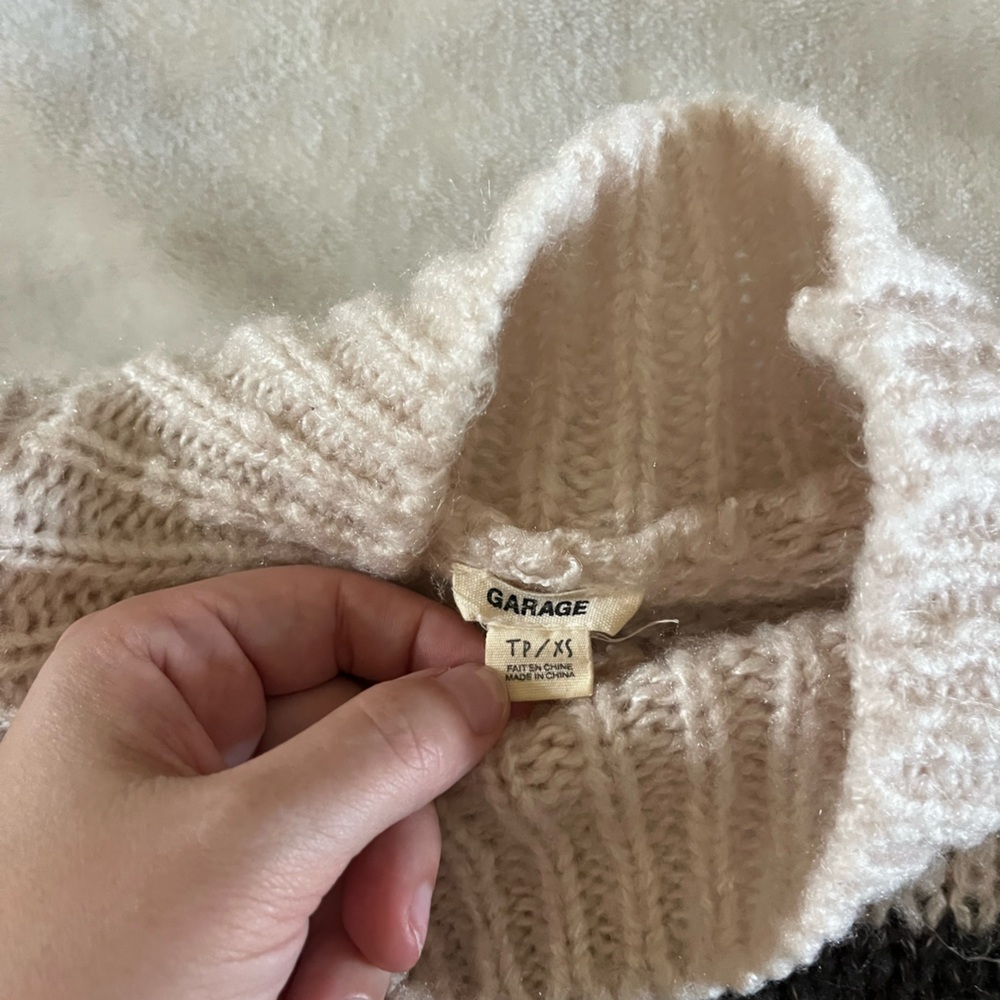 Colorblock Sweater - Picture 2 of 2